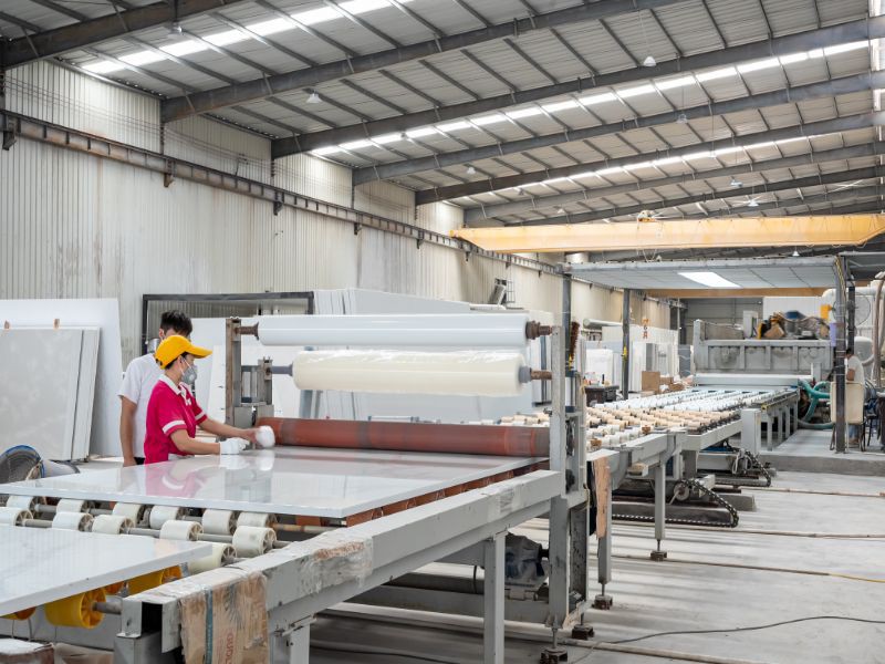 quartz slab Edge Trimming and Protective Film Application.jpg